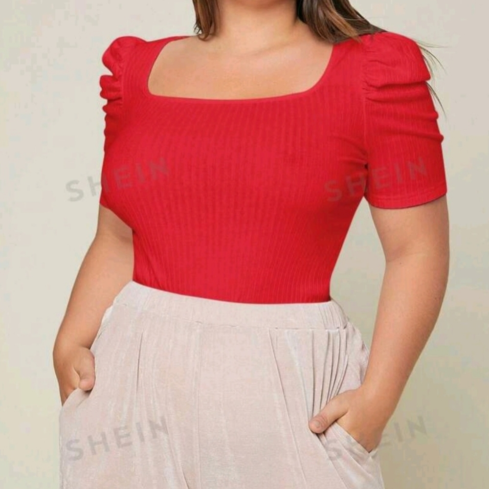 Ribbed slightly cropped puff sleeve top ❤️